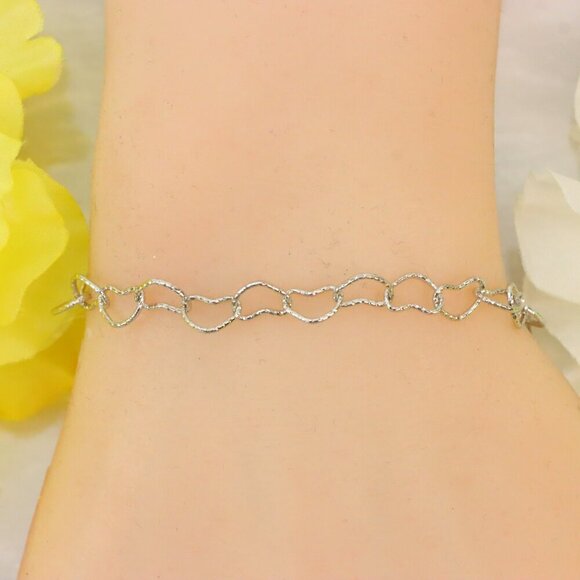 Minimalist Bracelet, Sleek & Modern Design, Women’s Fashion, YC110401-B - Picture 1 of 10